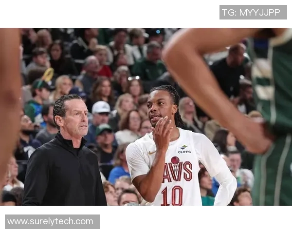 雄鹿队夺东部冠军，勇士队总决赛对决引爆篮球盛宴